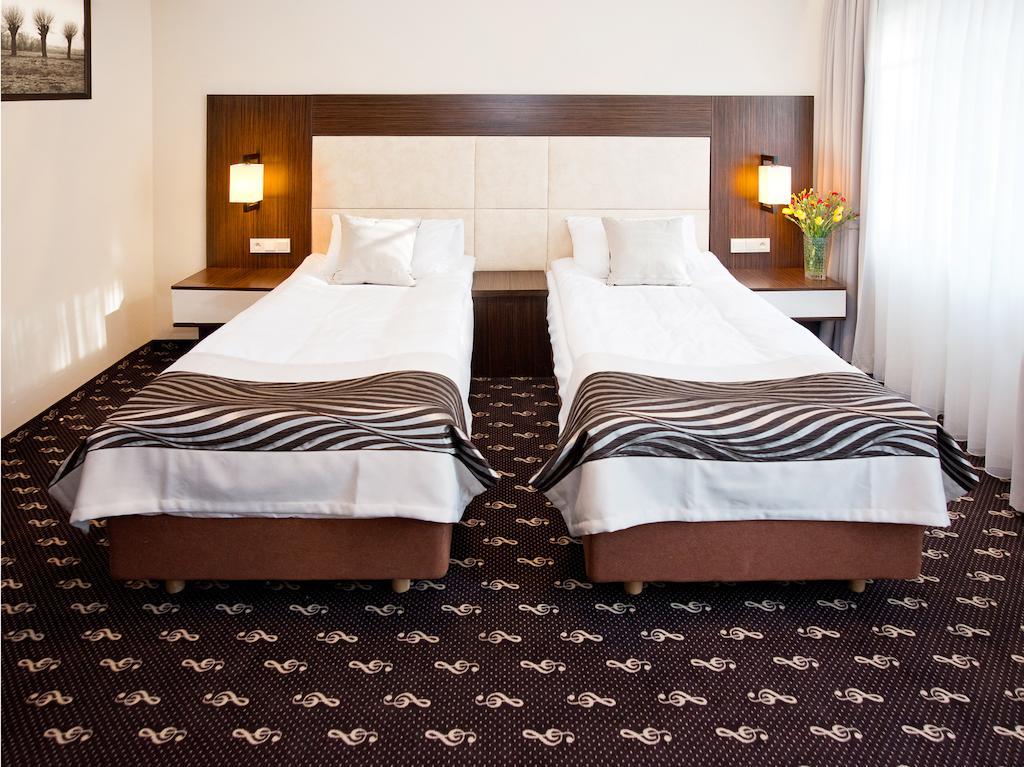 Hotel Fryderyk Νίσα Δωμάτιο φωτογραφία