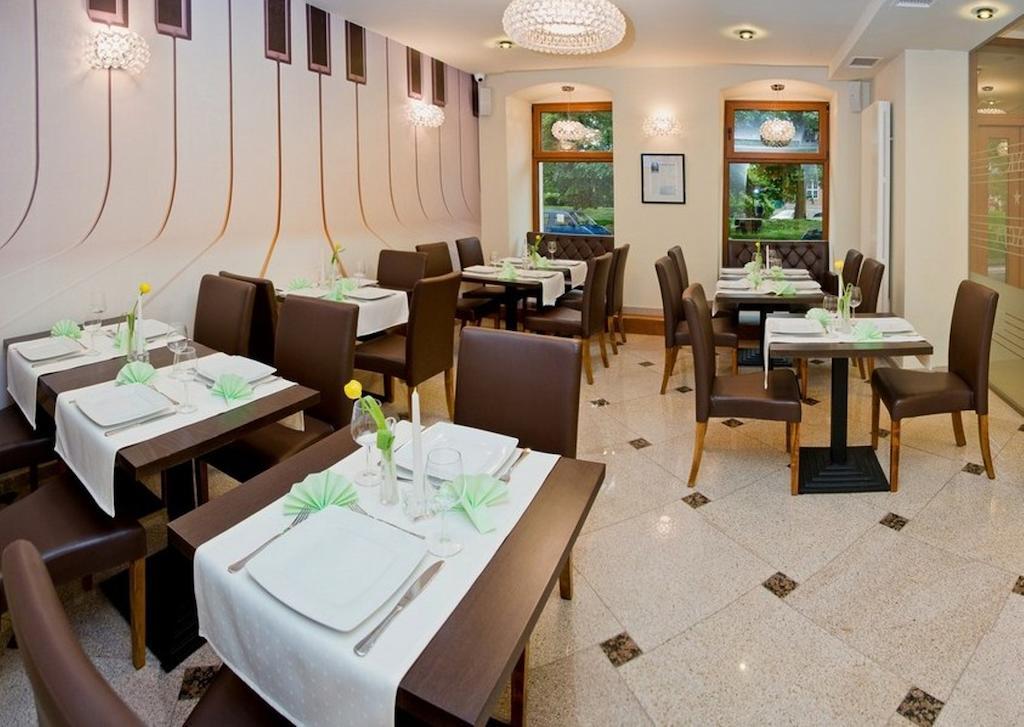 Hotel Fryderyk Νίσα Εξωτερικό φωτογραφία