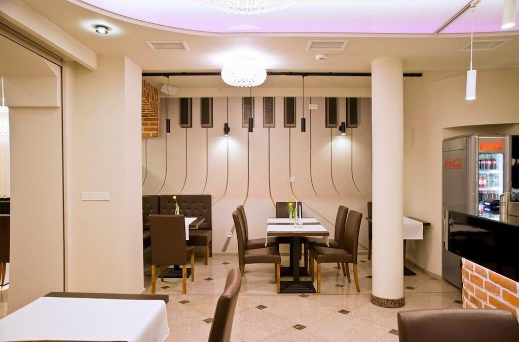 Hotel Fryderyk Νίσα Εξωτερικό φωτογραφία